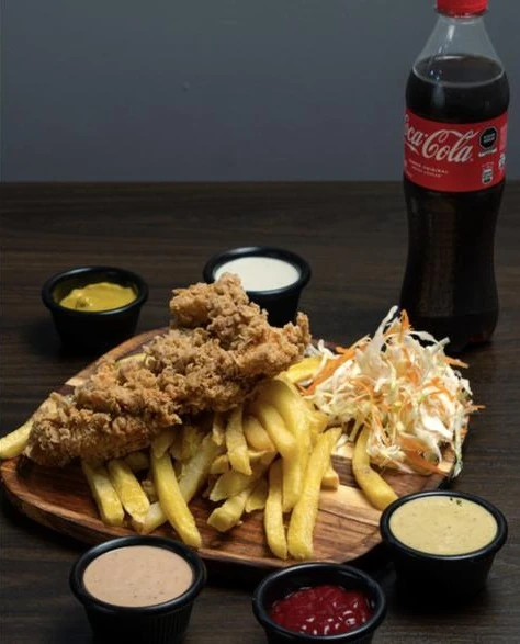 Pollo broaster crocante con papas